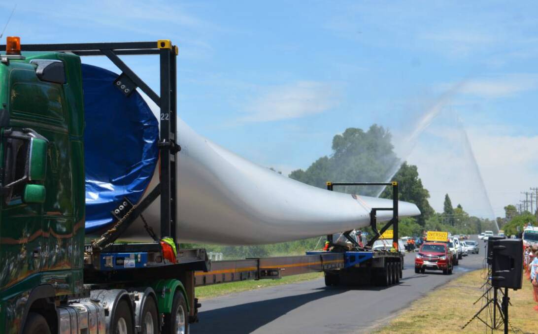 BIG BLADE: Glen Innes locals marvel at the size of the first wind turbine blade to be delivered to the White Rock Wind Farm: Picture: Craig Thomson.