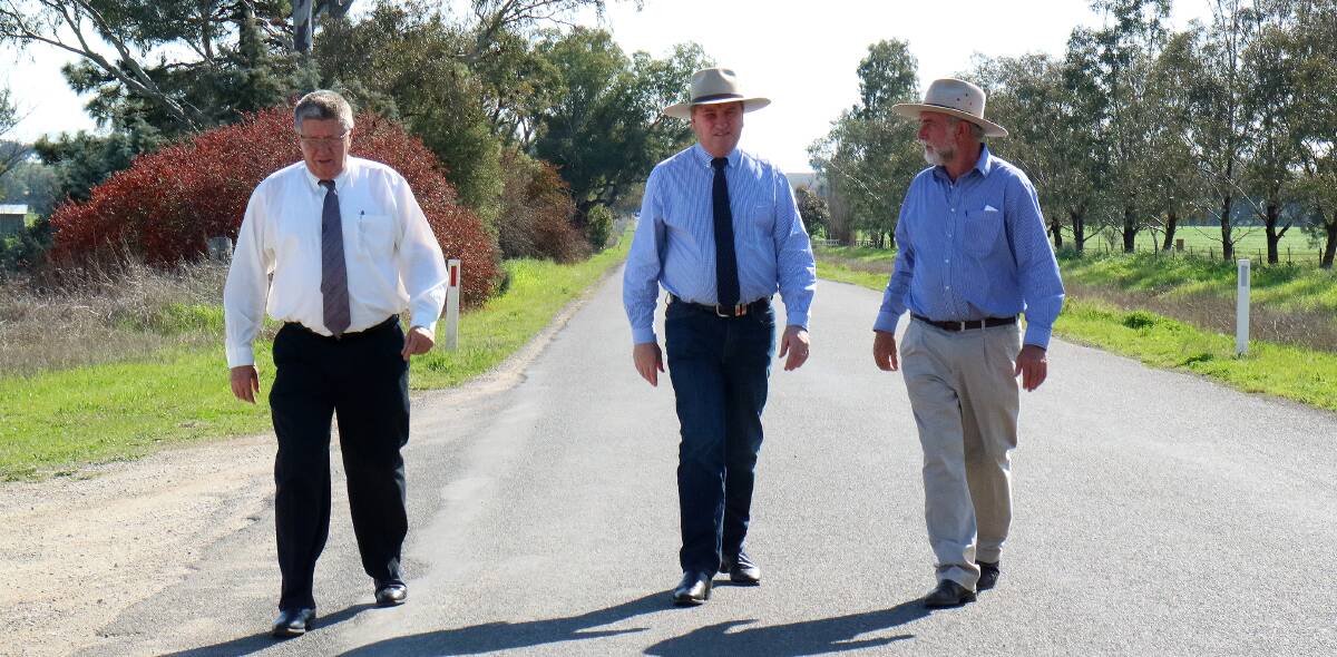 MEMORY LANE: Tamworth Regional mayor Col Murray, Barnaby Joyce and deputy mayor Russell Webb walk down Appleby Lane.