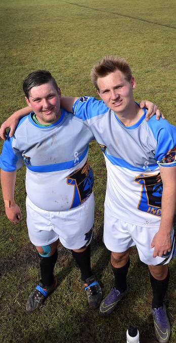 BROTHERS IN ARMS: Tamworth High School students Zee Robard and Brodie Frazer. Photo: Gareth Gardner 260816GGD02