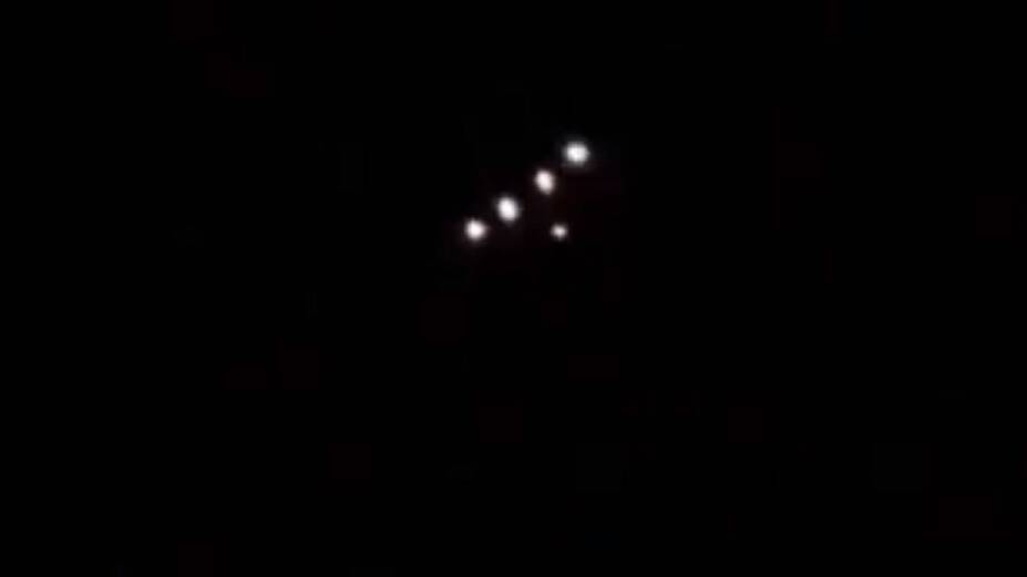 Strange lights in the sky spotted south-west of Cessnock.   