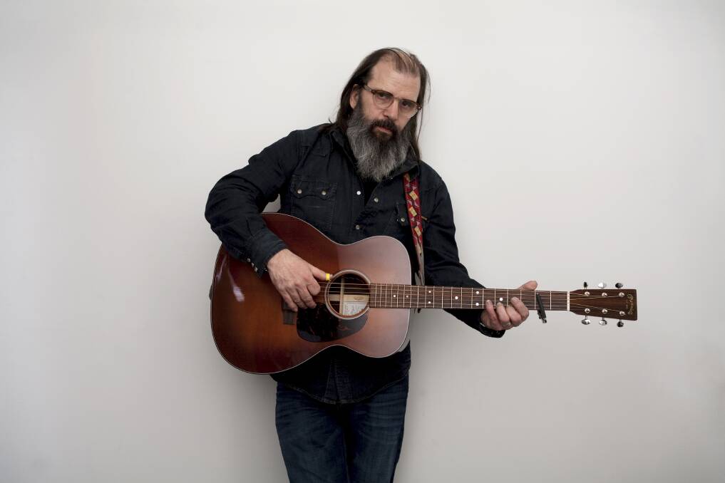 ON THE (COPPERHEAD) ROAD: Singer-songwriter Steve Earle, who will perform in Tamworth on November 14. Photo: Ted Barron