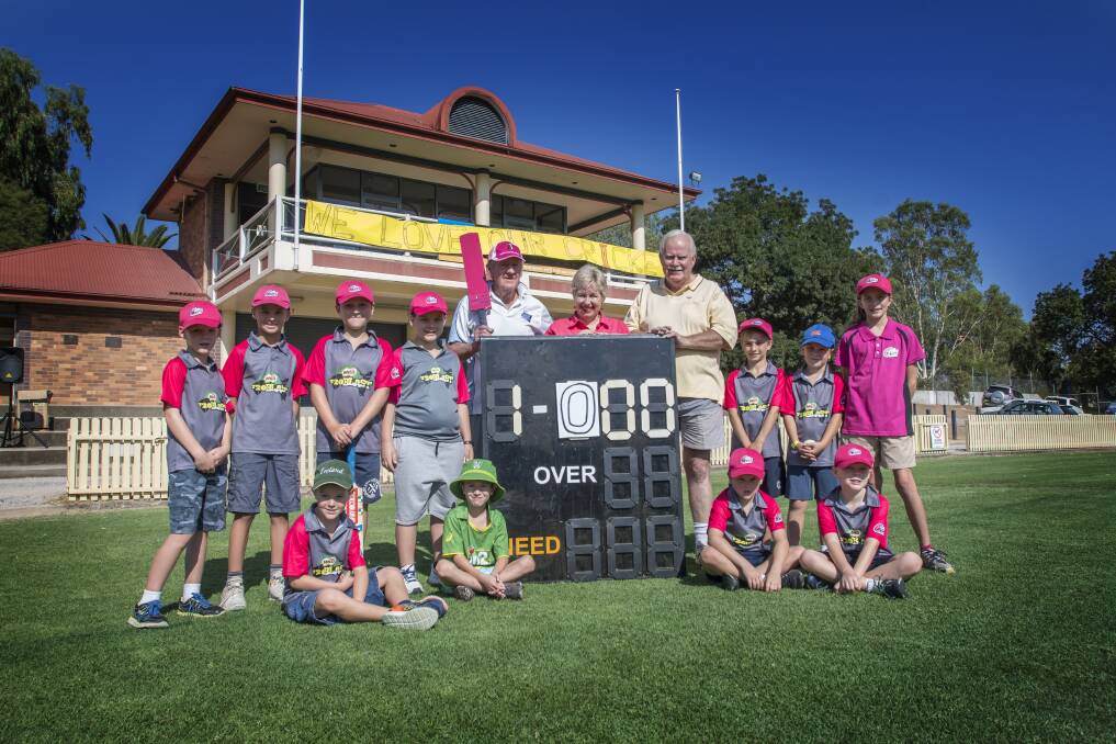 FIRST RUN: Mike Cashman, Nerridah Prentice, Mick Watkins and some of the young cricketers of Tamworth are excited for the city's first Cricket-a-Thon. Photo: Peter Hardin 170218PHA019