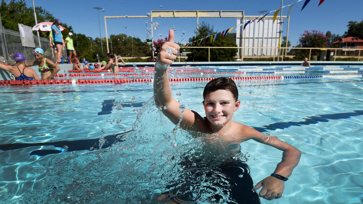 Pooling resources: The aquatic centre would replace both Scully and Tamworth pools where William Thompson was escaping the heat. Photo: Gareth Gardner 090217GGF08