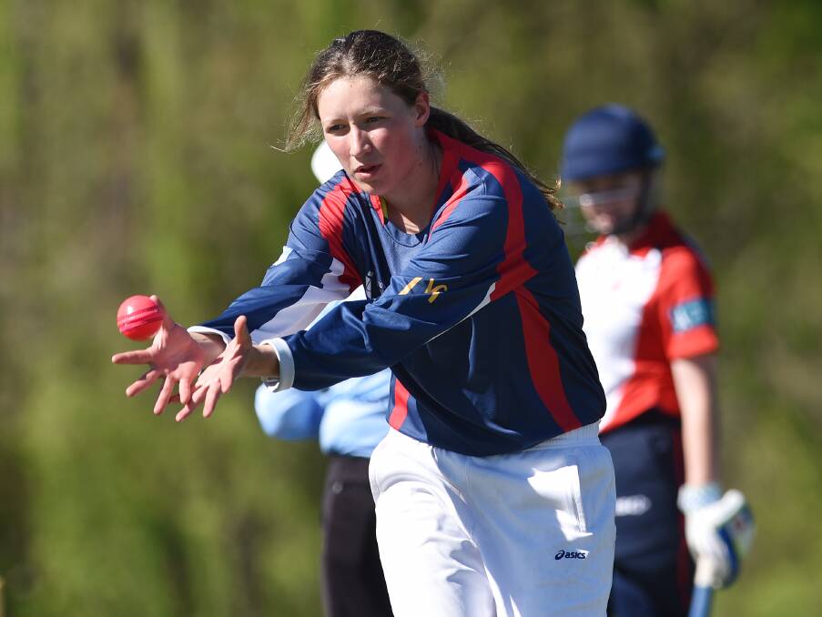Eyes on the prize: Western bowler Leah Robbins has this return covered on the final day of the u18 Country Championships in Tamworth. Photo: 280916GGE06