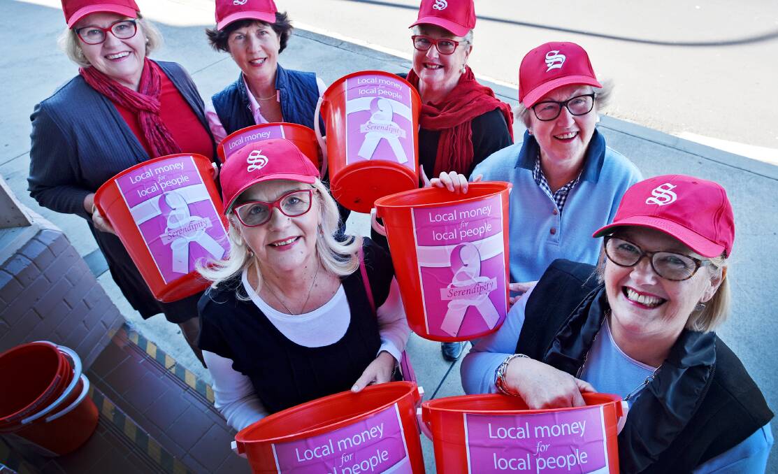 Collecting support: Sandy Brooks, Liney Manning (front), with Ruth Campbell, Helen Tickle, Caroline Wright and Adele Holtsbaum. Photo: Geoff O’Neill