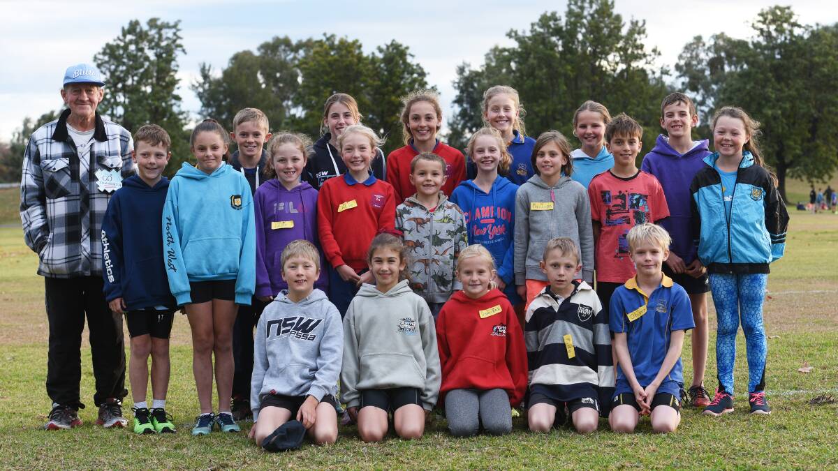 Members of the Tamworth Zone Cross Country team with Mike Cashman.