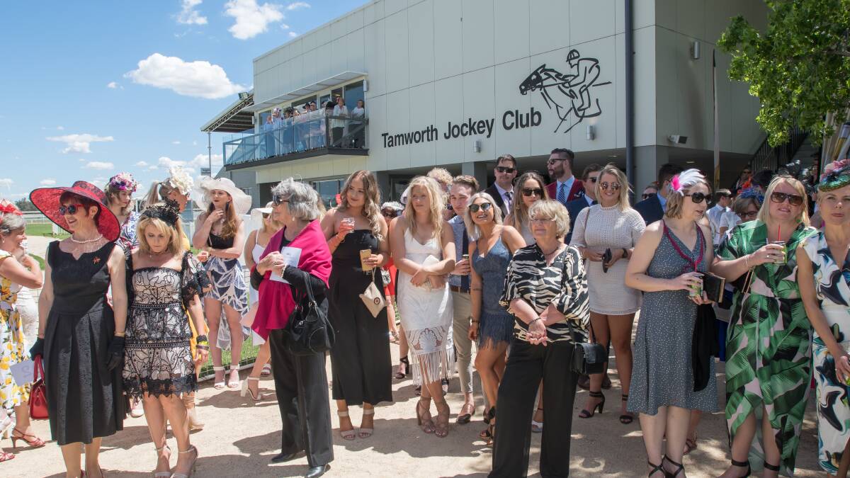 Melbourne Cup fashions, socials and celebrities in Tamworth