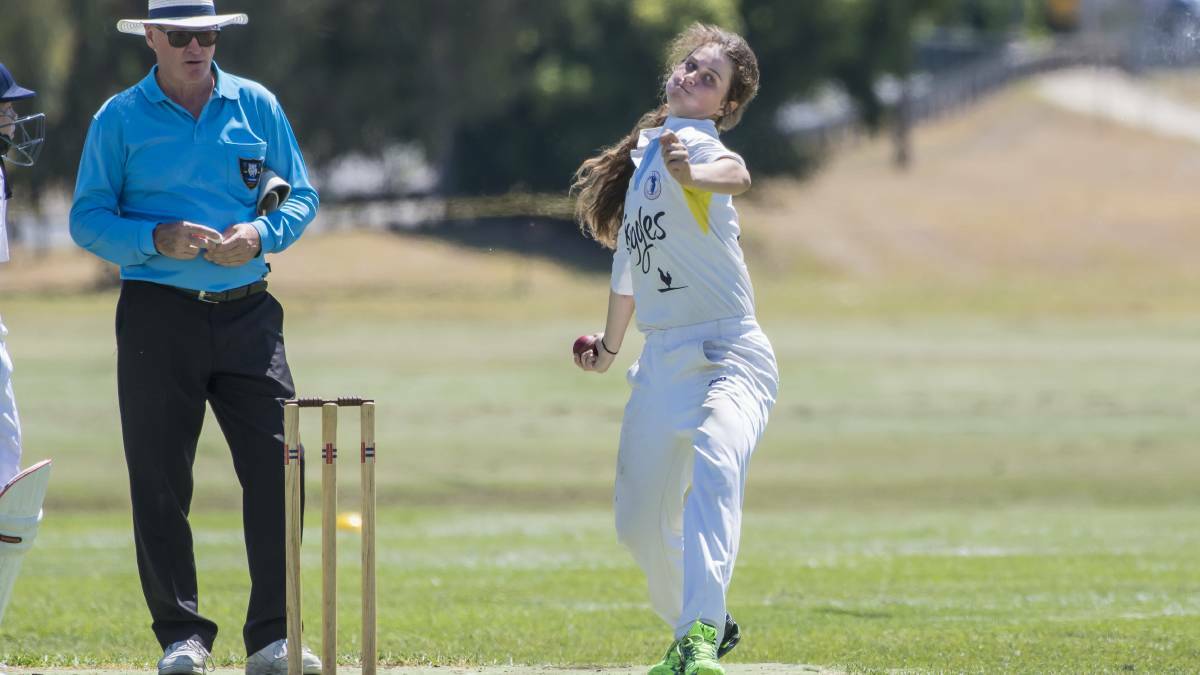 HIGH TALENT: Jess Davidson led the way with bat and ball for Tamworth. Photo: Peter Hardin
