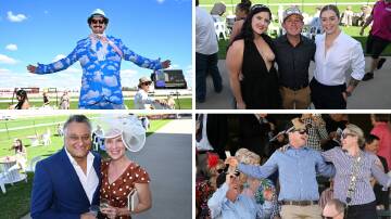 An expected crowd of up to 3000 people flocked to Tamworth Racecourse. 