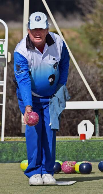 EYES ON THE PRIZE: Les Goodchild prepares to deliver at the KBC Pairs Carnival in Tamworth at the weekend. Photo: Geoff O'Neill 230716GOA12