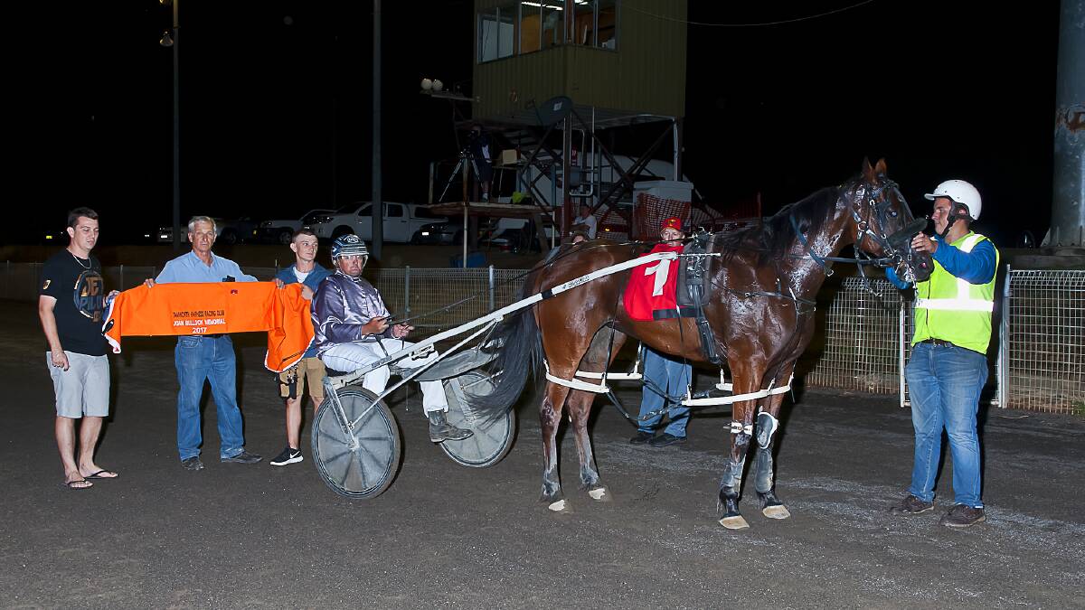 Feature success: Emargee with Ricky Gordon in the spider alongside Cameron, Peter and Travis Bullock following Sunday night's win. Photo: Peter Mac Photography.