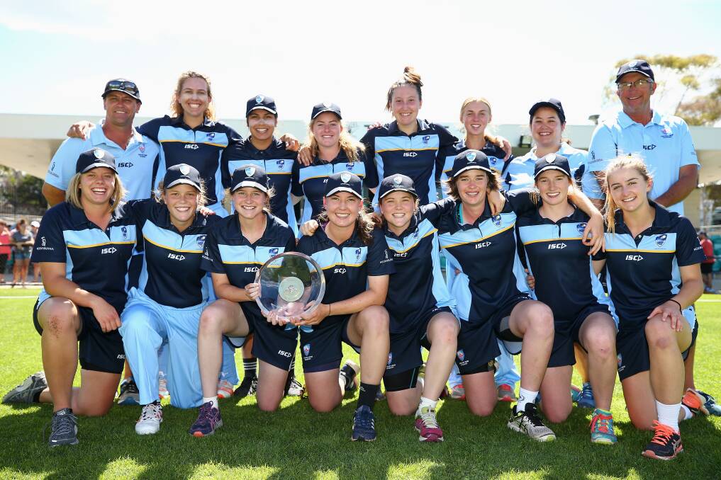 Claire Lennon (front row second from right) with her victorious ACT/NSW Country team-mates.
