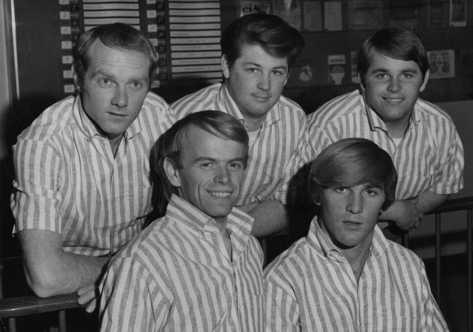 17th November 1964: American pop group The Beach Boys in 1964. From left to right, Mike Love, Al Jardine, Brian Wilson, Dennis Wilson (1944 - 1983) and Carl Wilson (1946 - 1998). (Photo by Fox Photos)