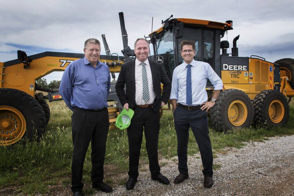 THREE CHEERS: Col Murray, Barnaby Joyce and Kevin Anderson at Appleby Lane ahead of scheduled upgrades. Photo: Peter Hardin 050318PHC095