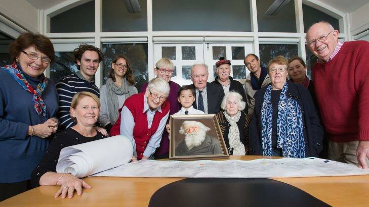 Ian Thorm (above right) among four Generations of Sir Henry Parkes descendants at Centennial Park. Photo: Cole Bennetts