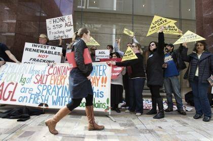 Anti-CSG protesters at AGL's Sydney headquarters. Photo: Louie Douvis
