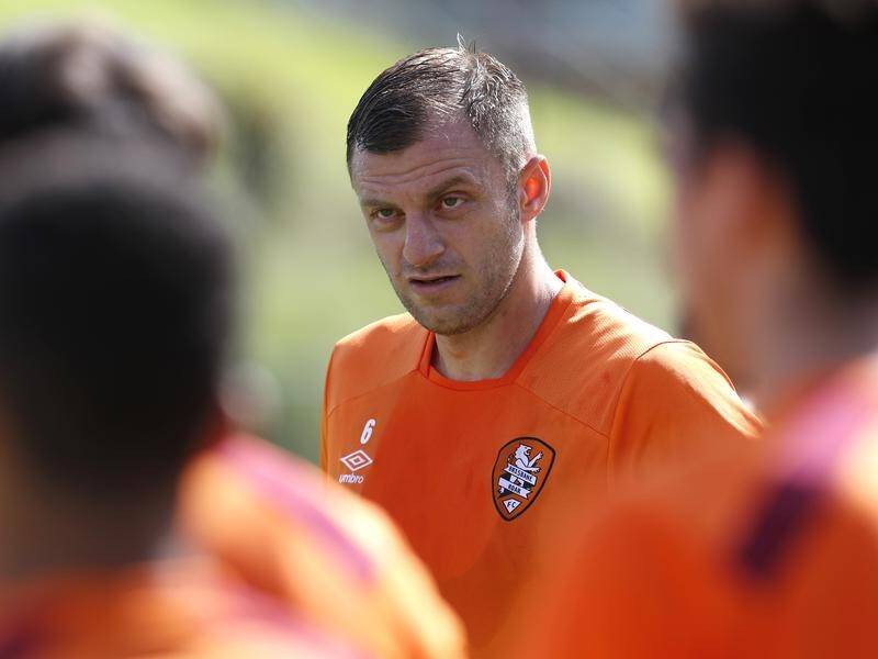 Brisbane A-League defender Avraam Papadopoulos has suffered a broken ankle while training.