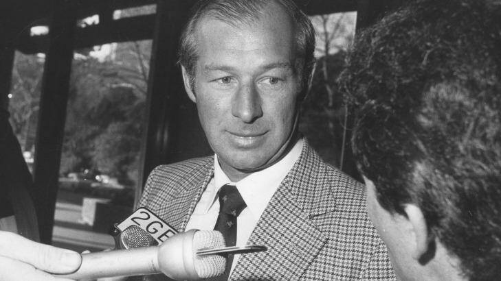 Rogerson speaking to the media in 1985.
 Photo: Russell McPhedran
