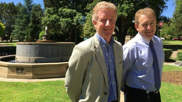 Armidale Regional Council economic development project managers Tony Broomfield and Harold Ritch have been tasked with smoothing the transition?to the city. Photo: Stephen Jeffery