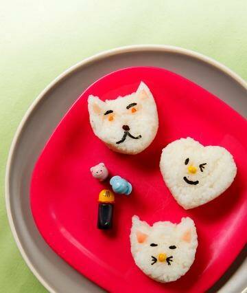 Surely you have time to spend 30 minutes making sushi faces for your little darling's lunch box?  Photo: Julian Kingma