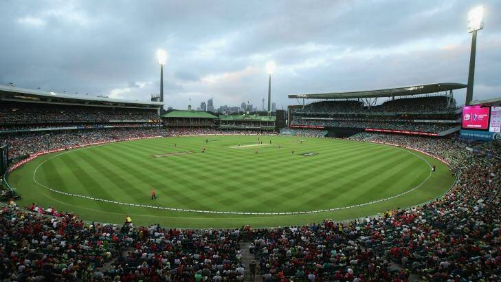 Packed house:The  Big Bash League match between the Sydney Sixers and the Sydney Thunder at Sydney Cricket Ground.  Photo: Mark Kolbe