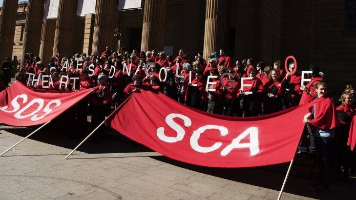 A recent protest outside against the defunding of Sydney College of the Arts.  Photo: James Brickwood