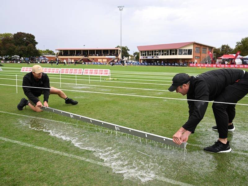 The Stawell Gift was among the events affected by the record rainfall that has hit Victoria. (Joel Carrett/AAP PHOTOS)