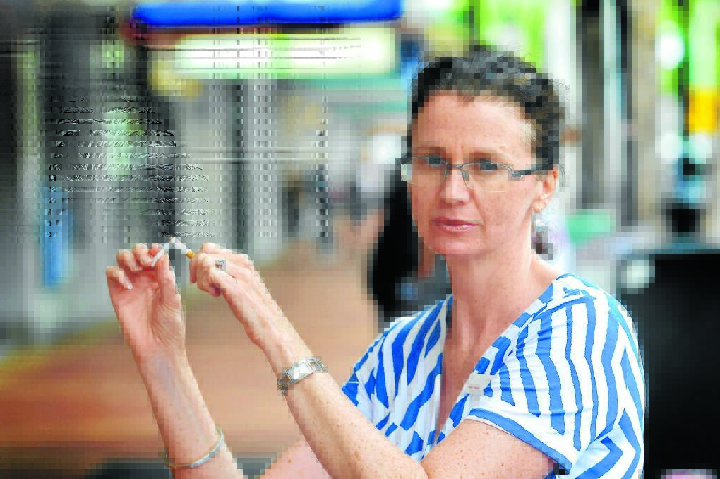 NO BUTTS: The Heart Foundation’s Penny Milson wants to hear residents’ thoughts on a plan to ban smoking in Tamworth’s central business district. Photo: Geoff O’Neill 280115GOF01