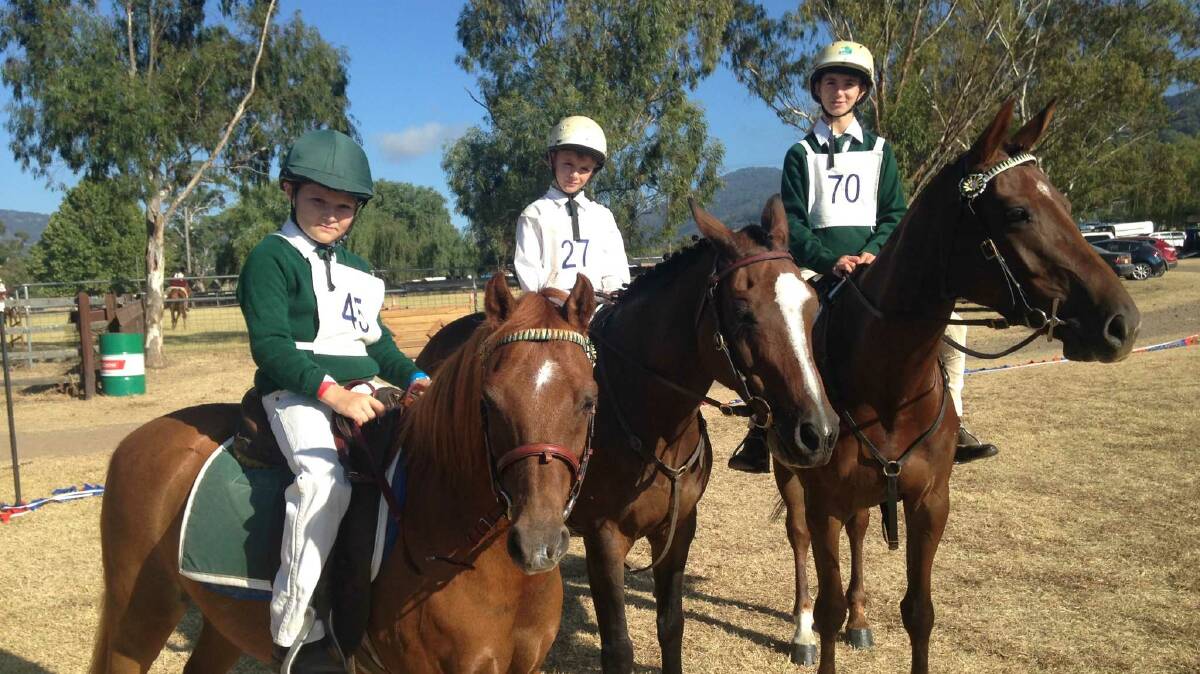 Joey Reedy, Zane Smith and Jayde Smith ready to start the day at Blandford
Horse Sports.