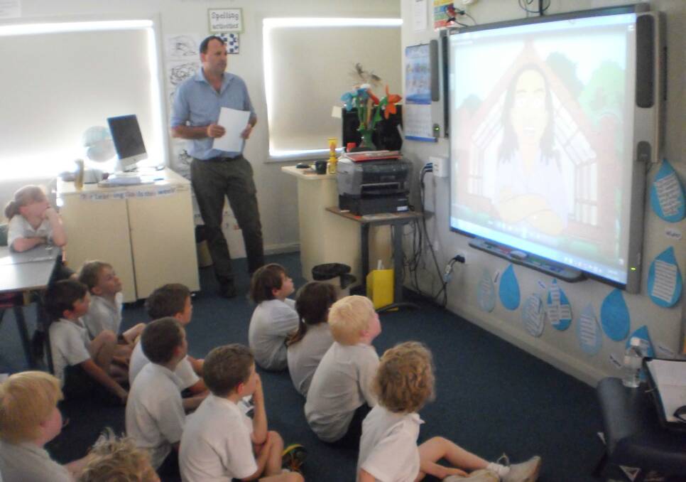 Mr Rodney Batterham sharing with Wallabadah students the benefits of being water wise
