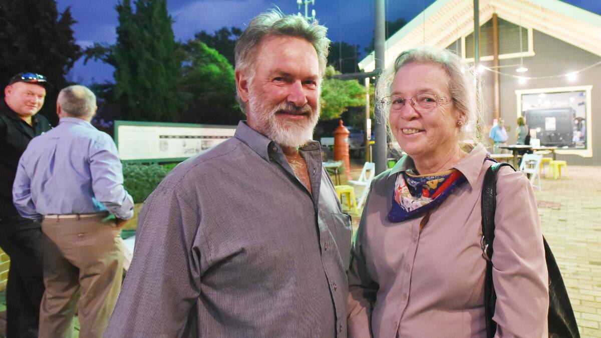 LIGHT UP: Wayne and Nell Chaffey at the outside pop up bar. Photo: Geoff O'Neill 220416GOD02
