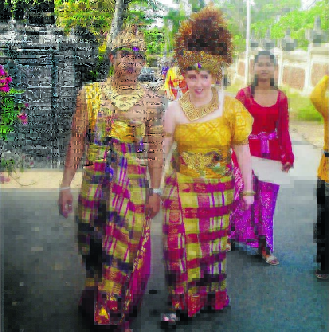 THE REAL RHONDA AND KETUT: Moree’s Bobby and Rhonda at their Balinese wedding. 
