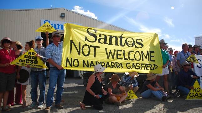 Govt gives Santos ultimatum