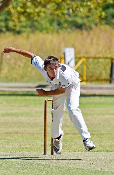 Col Smyth claimed five wickets but his former club were the victors in yesterday's minor semi at Dick Edwards Oval. Photo: Geoff O'Neill 140315GOE03