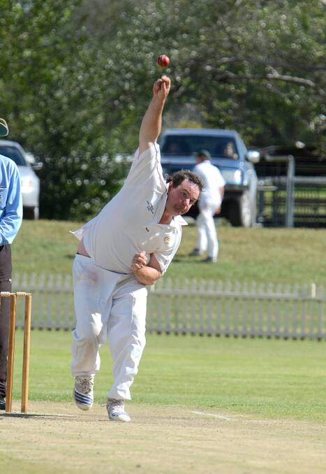 Cameron Wood took four-for to help bowl Hillgrove to victory in their top-of-the-table clash against Armidale City on Saturday. Photo: www.pixonline.com.au