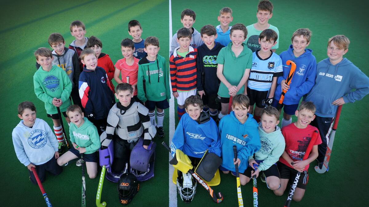 Tamworth Whites (left) and Frogs (right) line up at a training  session on Tuesday before Friday’s start to the annual York Cup/Small Shield weekend. Whites (left of the halfway line) (front from left) Jock Smith, Fergus O’Callaghan, Riley King (middle from left) Rory Littlejohns, Duncan McAdam, Hayden Constable, Joe Briggs (back from left) Matthew Holmes, Will Jarrett, Ben O’Connor, William Ash. Tamworth Frogs (right of the halfway line) (front from left) Lachlan Murray, Joe Mitchell, Bailey Jamieson, Chris Taggart (middle from left) Jack Hamilton, Nick  O’Connor, Bill Tydd, Oliver McGill, Tom Littlejohns, Kurt Barton (back from left) Lachlan Perry, Ryan Taggart, Will Burnett.  Photo: Gareth Gardner  010714GGD01
