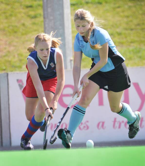 Tamworth High captain Samantha Moxon played a strong game in the girls’ extra-time win over Wingham High yesterday to make the final eight. Photo: Gareth Gardner  200814GGB02