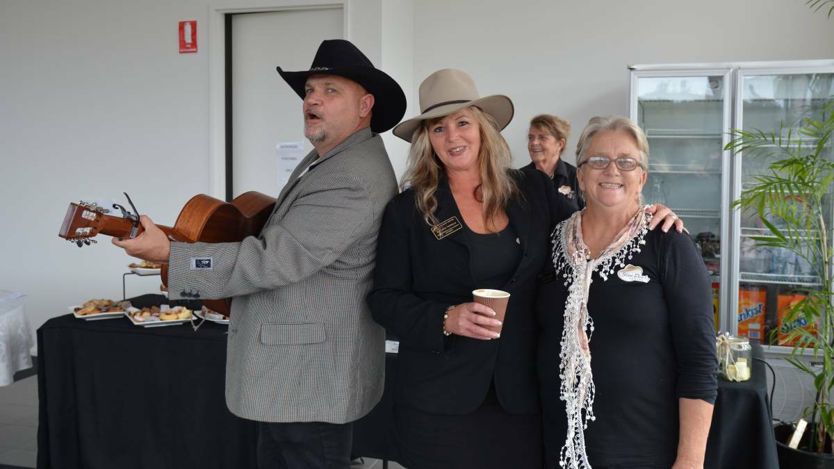 Rory Ellis, Kathryn Yarnold and Deb Savage at the 2015 Slim Dusty Day at the Slim Dusty Centre.