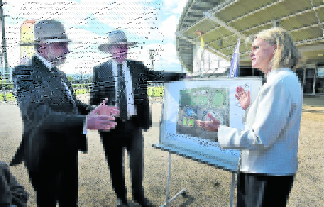 THAT BIG: Deputy mayor Russell Webb, left, local federal MP and Nationals leader Barnaby Joyce with deputy party leader Fiona Nash at yesterday’s election campaign commitment of $8.5 million for the Tamworth sporting centre of excellence.  Photo: Geoff O’Neill 060616GOA09