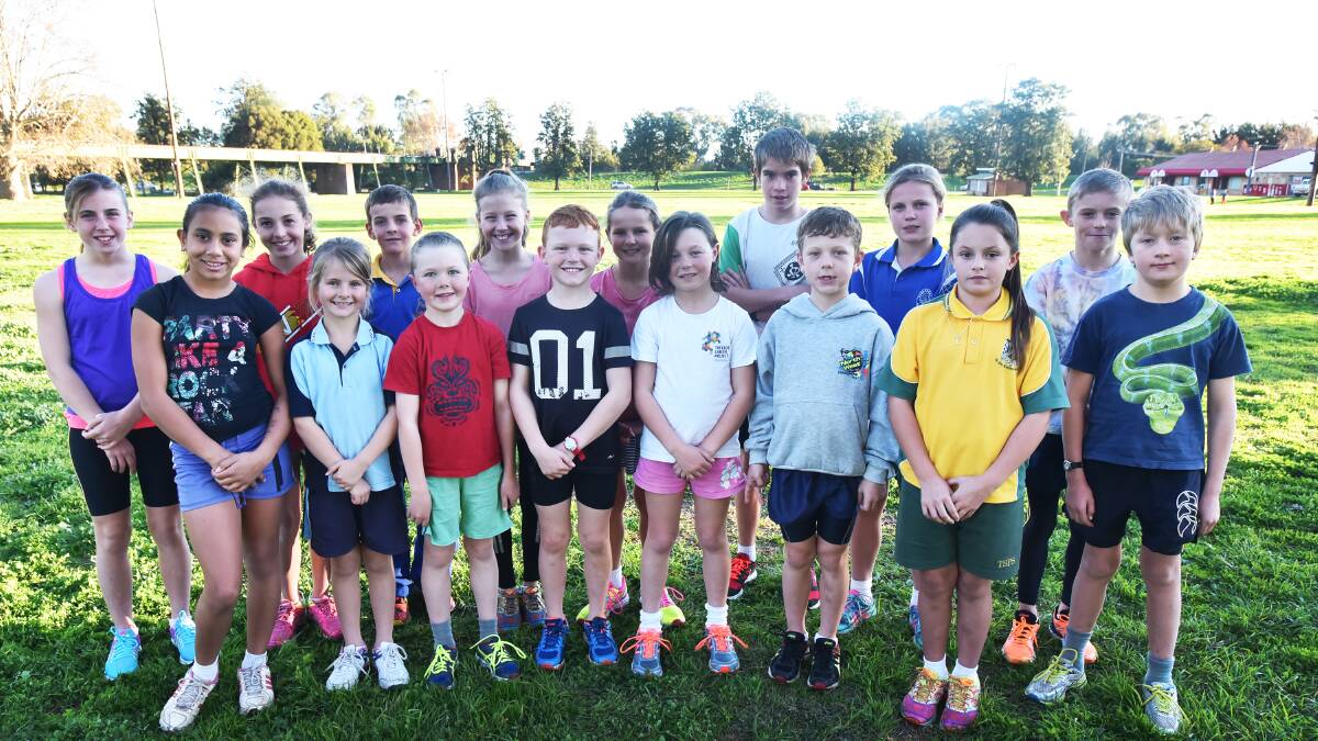 Tamworth Zone runners who will compete at today’s regional cross-country finals in Coolah include (back from left) Monique Corbett, Courtney Mulligan, Liam Griffiths, Morgan English, Megan Johnson, Ethan Campbell, Phebe McNamara, Coben 
Battle and (front from left) Wunda Jaffer-Williams, Jessie Johnson, Ryan Fitzgerald, Sam Archer, Saska Fitzgerald, Robert Murphy, Lucy Allen and  Forbes Murdoch. Photo: Geoff O’Neill 150616GOE01