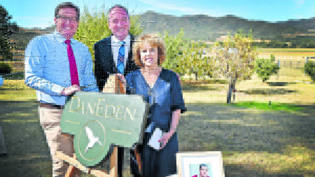 IT’S HERE: NSW Deputy Premier Troy Grant, Acting Prime Minister Barnaby Joyce, and medicinal cannabis advocate Lucy Haslam at the site of DanEden which could be Australia’s first medicinal cannabis farm. Photo: Geoff O’Neill 150416GOA09