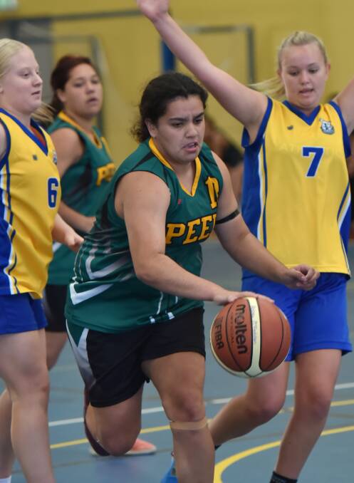 Chantelle Lee was in top form yesterday as Peel High bounced Coffs Harbour High out of the State Knockout and will now head to the NSW Finals in June. Photo: Geoff O’Neill 250516GOC02