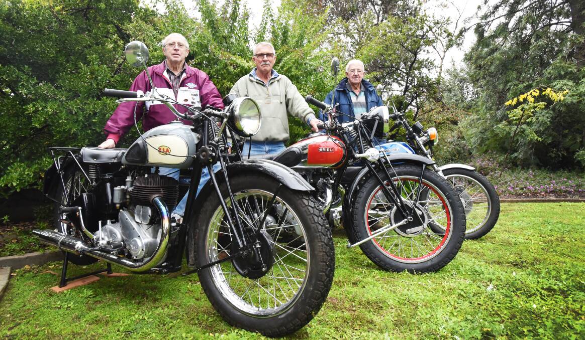 WEEKEND WARRIORS: David Smith, left, with a 1949 M20 BSA, Barry Thomas and a 1949 Ariel Red Hunter, and Peter Walton, pictured with a 1980 KH125 Kawasaki. Photo: Geoff O’Neill 120716GOE01