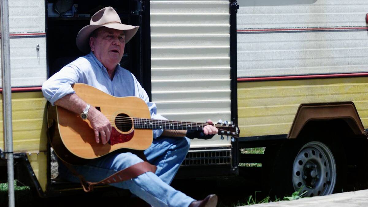 Brian Young's country music career will be remembered with plans for a memorial album including artists he toured with, while fundraising will start to erect a bronze bust of Youngie in Tamworth.