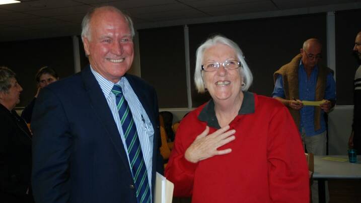 Tony Windsor and Robyn Whitford catch up after the event.