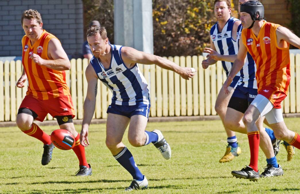 Tamworth Roos captain Mathew Hodge was on the ball on Saturday to kick six goals in the big win over the Suns at No 1 Oval. Photo: Geoff O’Neill 150815GOD03