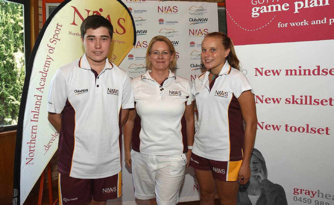 Goalsetting presenter, sponsor and NIAS chair Diane Gray (centre), with hockey squad members Luke Wilson and Katelyn Morgan, both from Tamworth.