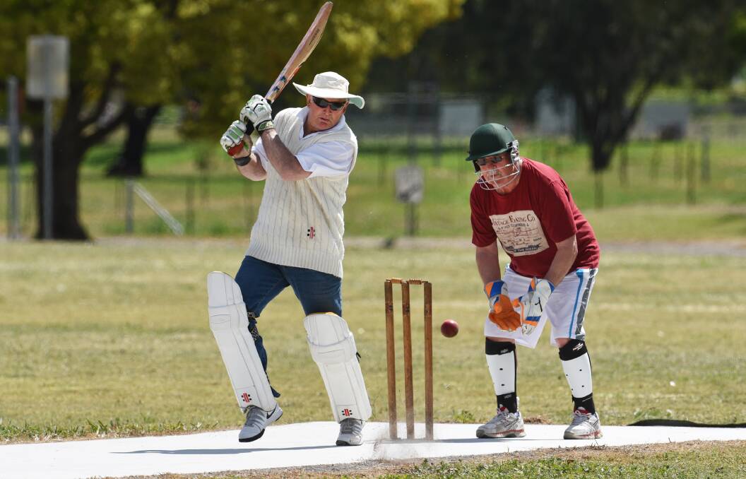 Bob Haling hits off the back foot during Sunday’s internal Tamworth trial. He is in the Division 1 team to play in the October 18-22 State Vets Carnival here in Tamworth. 
Photo: Geoff O’Neill 270915GOE02
