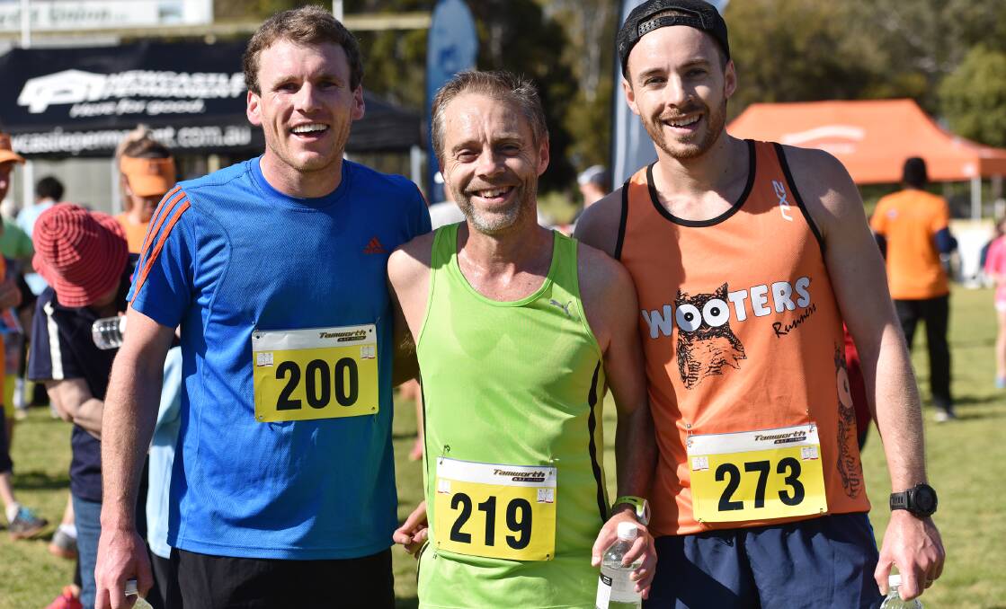 Ben Abell (left), Louis Young (centre)  and Robert Hungerford duelled it out at the Tamworth Ten on Sunday. Photo: Geoff O’Neill 160815GOB24