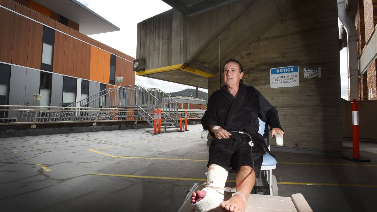 IMPATIENT PATIENT: Entertainer Dale Hooper, pictured at Tamworth hospital last week before he was flown to Royal North Shore for a skin graft, after almost cutting his leg off with an angle grinder. Photo: Gareth Gardner 060116GGA07